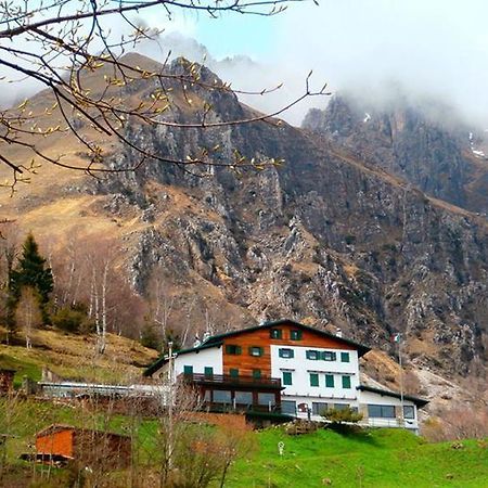 Отель Rifugio Soldanella Ballabio Экстерьер фото